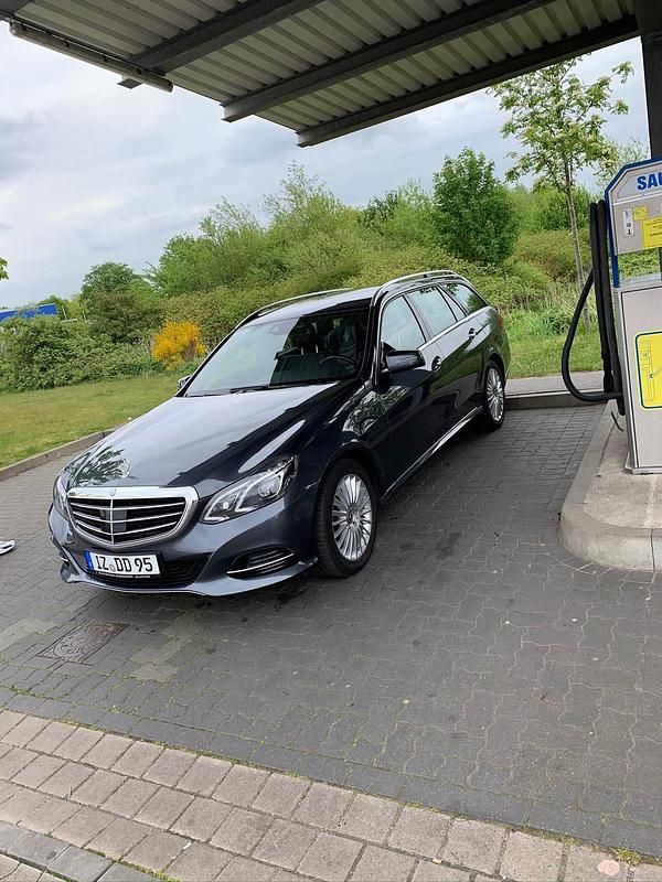 Gebraucht Mercedes E300 231 PS (169 kW) 2015 Grau Kombi