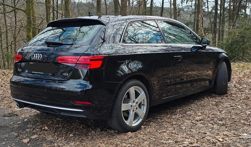 Gebraucht Audi A3 Ambiente 110 PS (80 kW) 2016 Schwarz Kombi