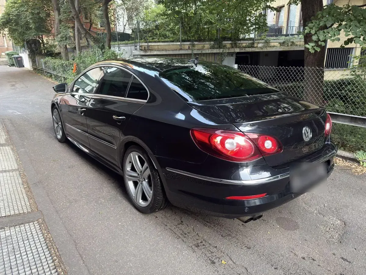 Gebraucht VW Passat 160 PS (117 kW) 2011 Schwarz Coupé