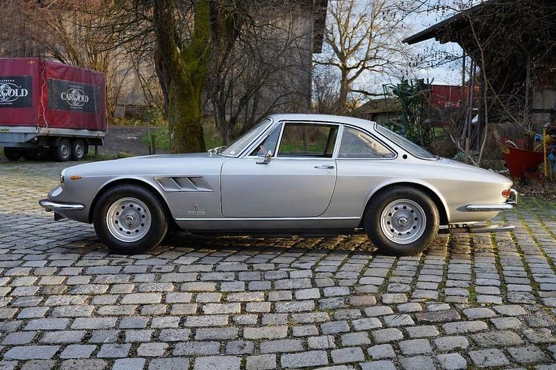 Gebraucht Ferrari 330 300 PS (220 kW) 1967 Silber Coupé