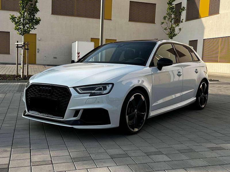 Weiß Gebraucht 2020 Audi RS3 Sportback Design Kleinwagen | 42.490 € (Fairer Preis) - Bild 1/4