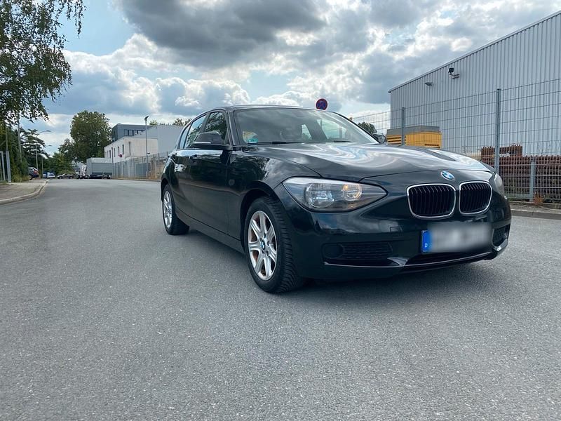Schwarz Gebraucht 2012 BMW 120 Kleinwagen | 6.390 € (Fairer Preis) - Bild 1/4