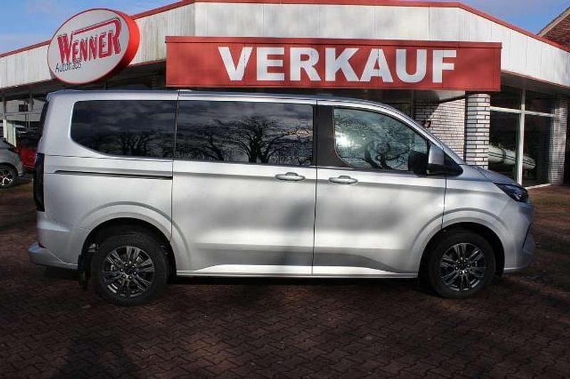 Silber Gebraucht 2025 Ford Tourneo Custom Titanium Van / Kleinbus | 54.990 € - Bild 1/4