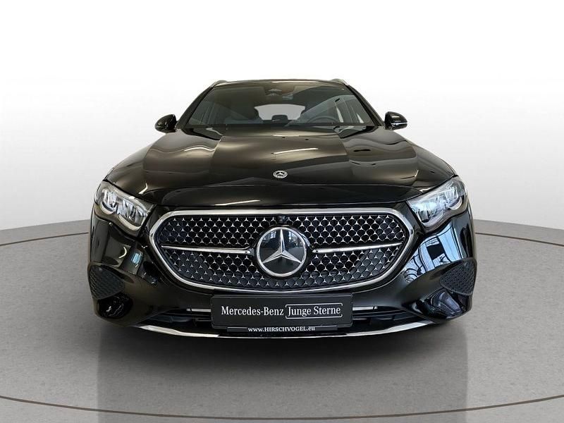 Gebraucht Mercedes E220 Avantgarde 197 PS (144 kW) 2025 Schwarz Limousine