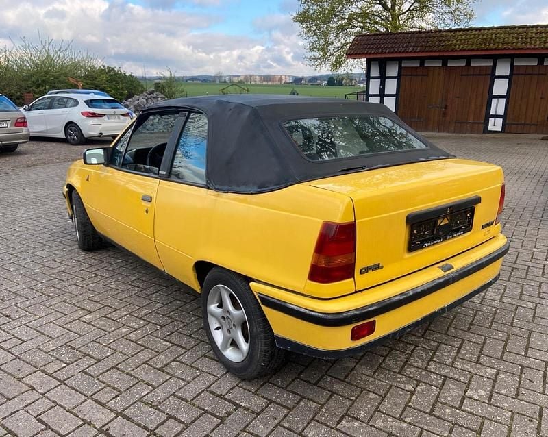 Gebraucht Opel Kadett 75 PS (55 kW) 1990 Gelb Kleinwagen