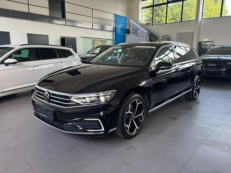 Schwarz Gebraucht 2021 VW Passat GTE Limousine | 21.999 € (Fairer Preis) - Bild 1/4