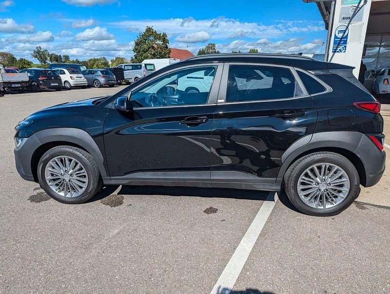 Gebraucht Hyundai Kona Trend 120 PS (88 kW) 2021 Schwarz SUV