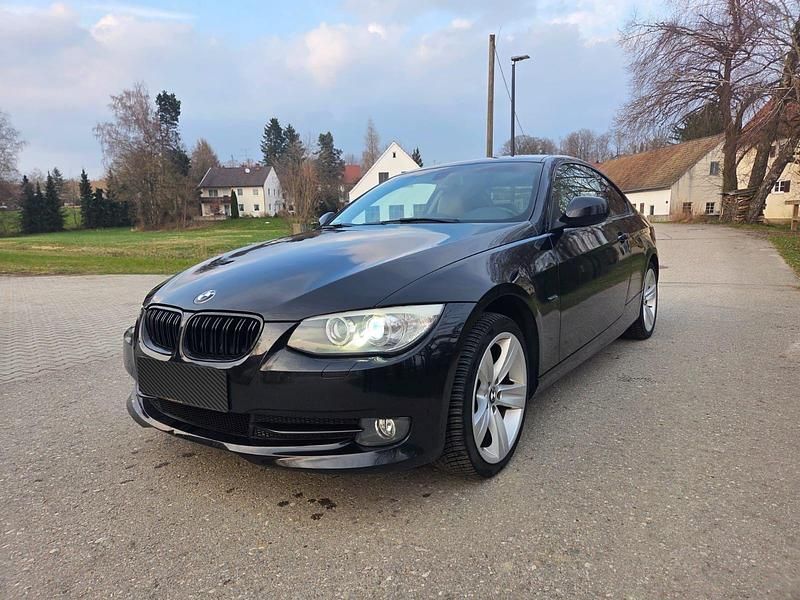Gebraucht BMW 318 Exclusive 143 PS (105 kW) 2012 Schwarz Coupé