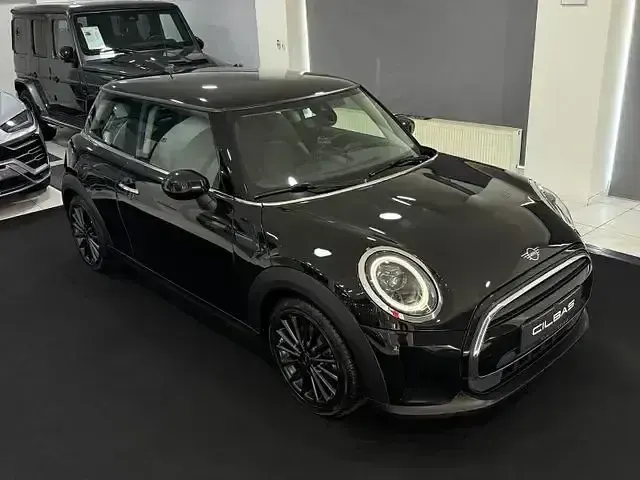 Gebraucht Mini John Cooper Works Classic 102 PS (75 kW) 2021 Midnight black metallic Kleinwagen