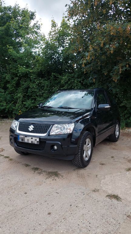 Schwarz Gebraucht 2013 Suzuki Grand Vitara SUV | 7.000 € (Fairer Preis) - Bild 1/4