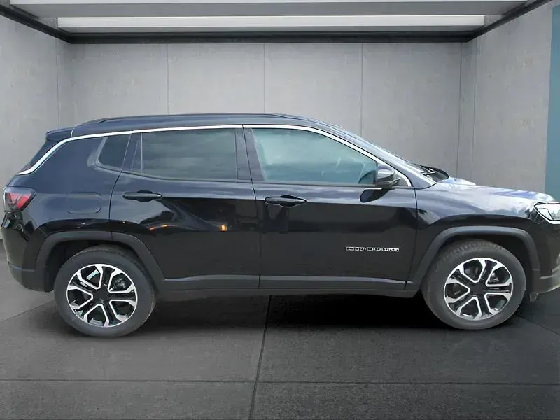 Gebraucht Jeep Compass Limited 131 PS (96 kW) 2023 Schwarz SUV