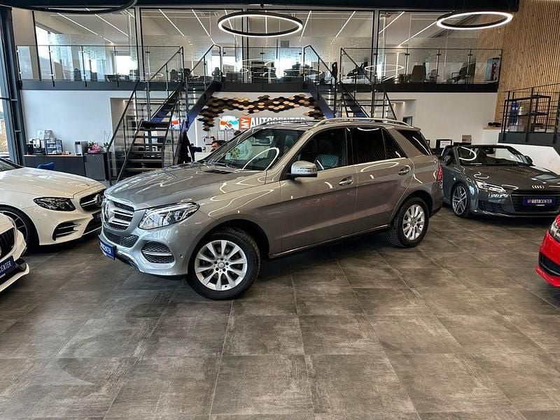 Palladiumsilber Gebraucht 2016 Mercedes GLE350 AMG line SUV | 25.290 € (Guter Preis) - Bild 1/4