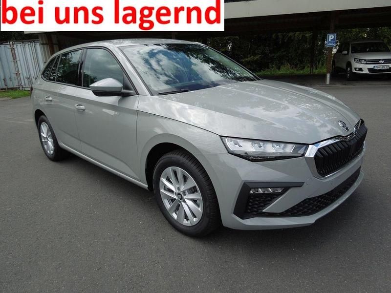 Grau Neu 2025 Skoda Scala Selection Kleinwagen | 24.685 € (Fairer Preis) - Bild 1/4