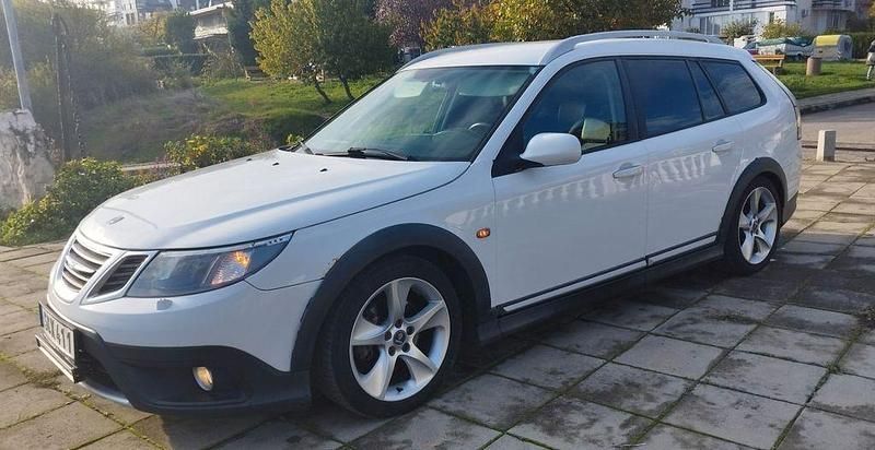Weiß Gebraucht 2010 Saab 9-3X Kombi | 6.900 € - Bild 1/4