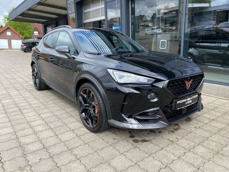 Midnight schwarz Gebraucht 2022 Cupra Formentor VZ SUV | 43.890 € (Etwas zu teuer) - Bild 1/4