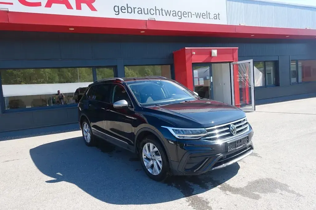 Gebraucht VW Tiguan Allspace Life 150 PS (110 kW) 2022 Schwarz SUV
