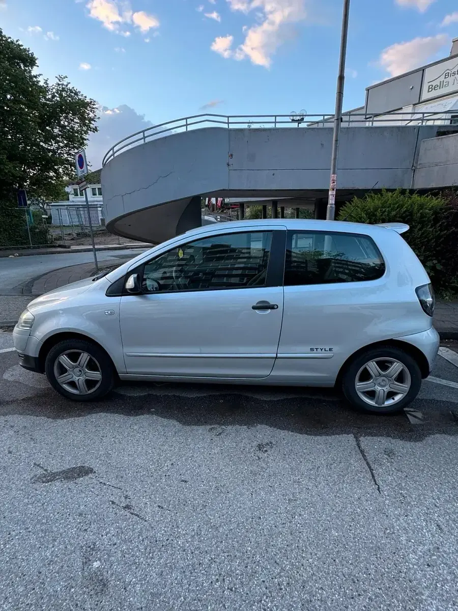 Używany VW Fox 54 KM (39 kW) 2010 Srebrny Hatchback