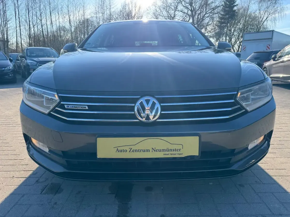 Gebraucht VW Passat Trendline 150 PS (110 kW) 2017 Schwarz Kombi