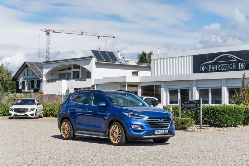Blau Gebraucht 2018 Hyundai Tucson Premium SUV | 22.990 € (Teuer) - Bild 1/4