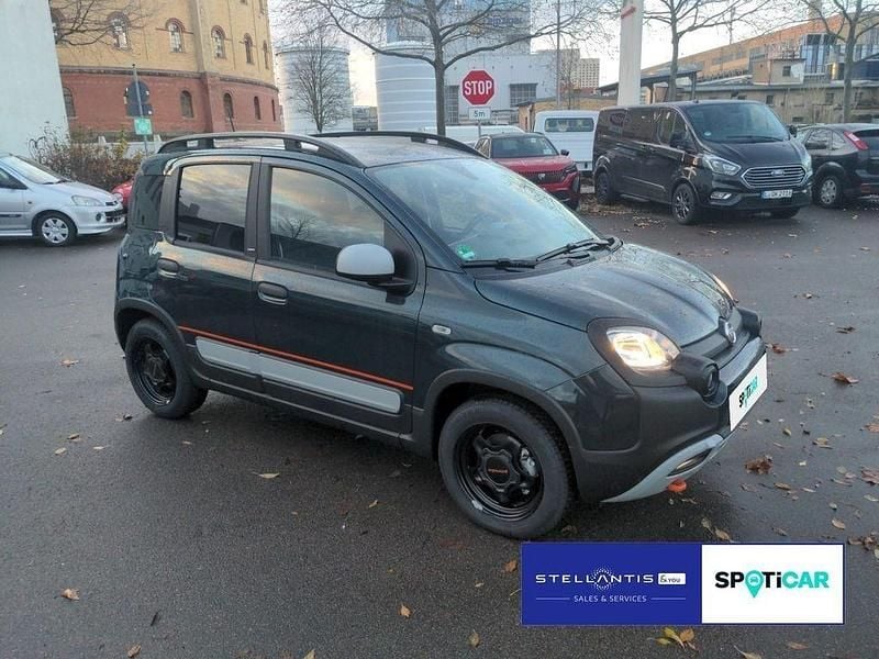 Second-hand Fiat Panda Garmin 69 CP (50 kW) 2023 Verde Hatchback