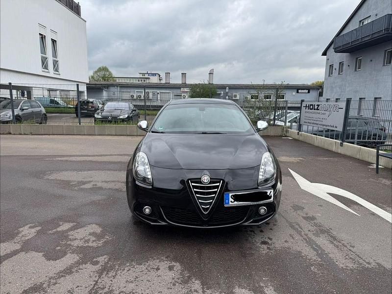 Second-hand Alfa Romeo Giulietta 170 CP (125 kW) 2016 Negru Hatchback
