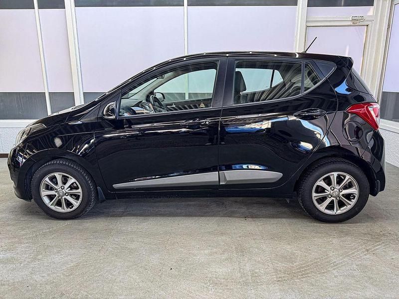 Gebraucht Hyundai i10 Style 87 PS (63 kW) 2016 Schwarz Kleinwagen