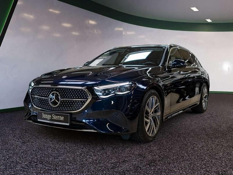 Gebraucht Mercedes E300 Advanced Plus 204 PS (150 kW) 2024 Blau Limousine