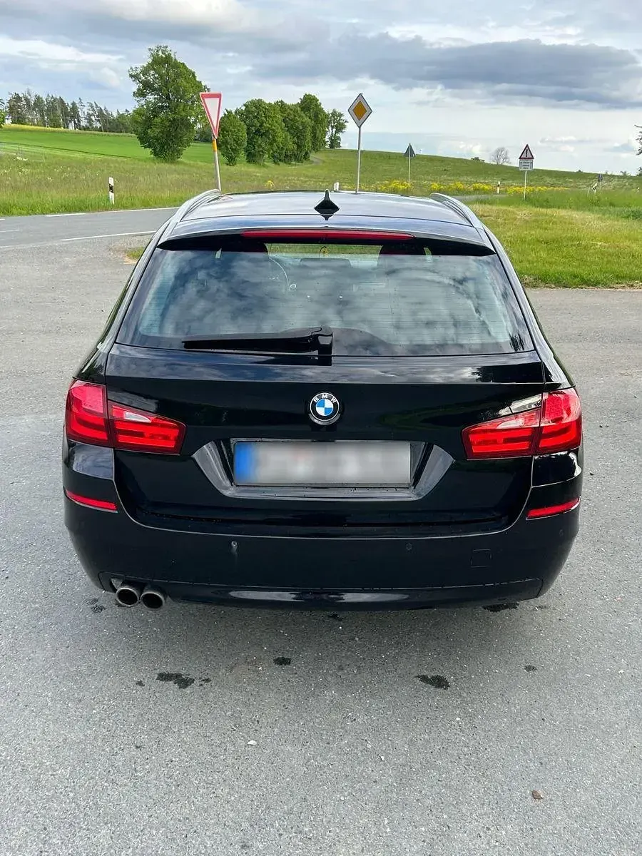 Gebraucht BMW 530 258 PS (189 kW) 2011 Schwarz Kombi