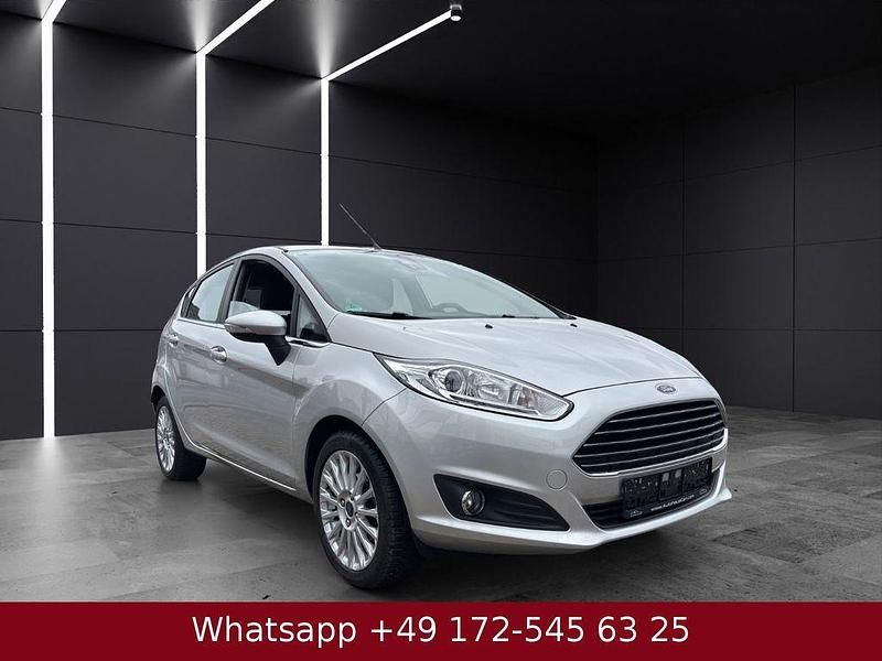 Gebraucht Ford Fiesta Titanium 101 PS (74 kW) 2013 Silber Kleinwagen