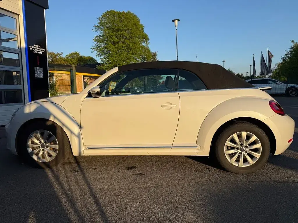 Gebraucht VW Beetle Design 105 PS (77 kW) 2016 Weiß Kleinwagen