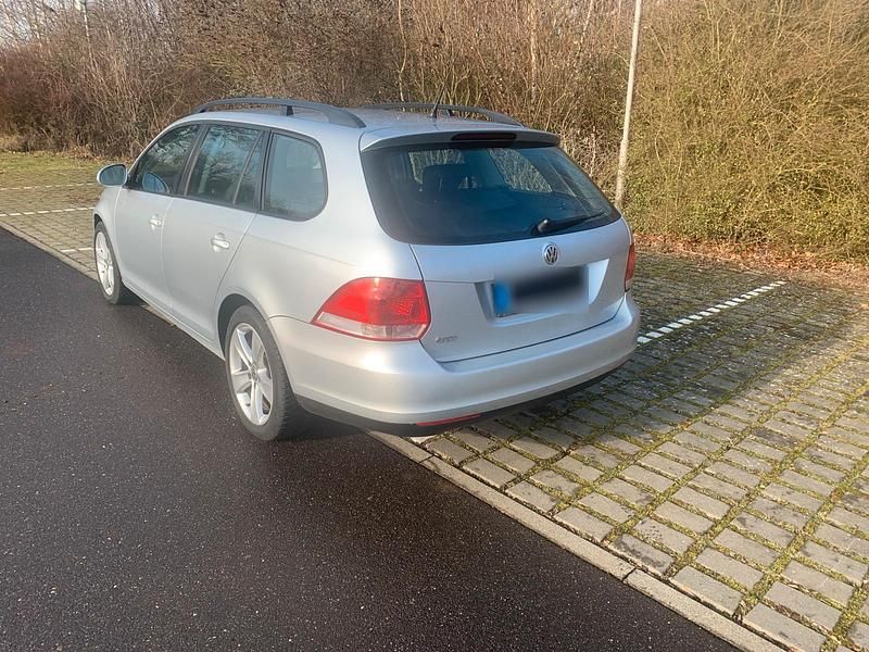 Gebraucht VW Golf V 105 PS (77 kW) 2008 Silber Kombi