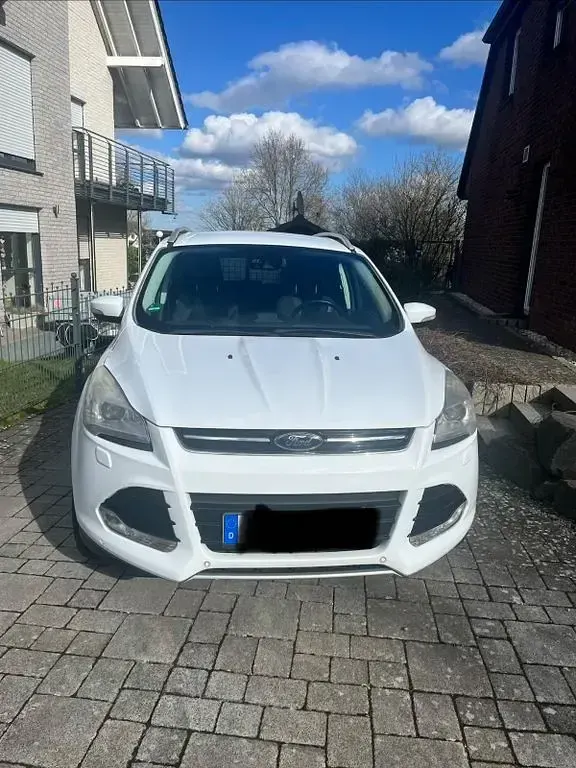 Usado Ford Kuga Titanium 140 HP (102 kW) 2013 Branco SUV