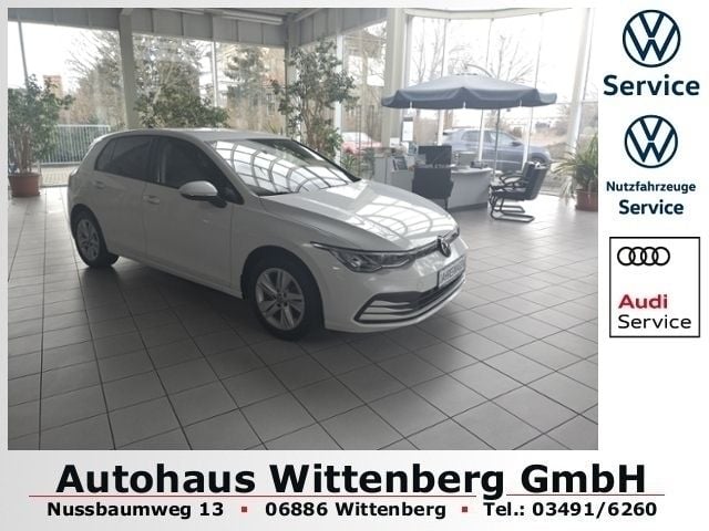 Andere farbe Gebraucht 2024 VW Golf VIII Life Kleinwagen | 26.447 € (Fairer Preis) - Bild 1/4