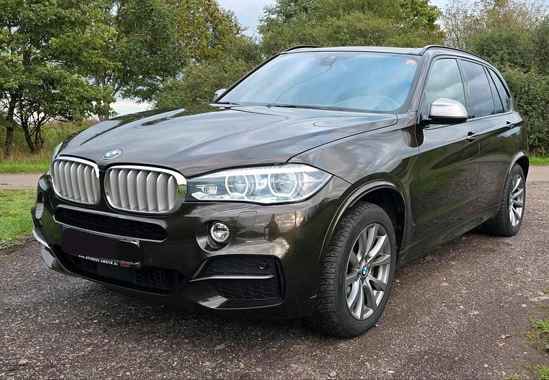 Braun Gebraucht 2018 BMW X5 M50 Sport Line SUV | 35.250 € (Fairer Preis) - Bild 1/4