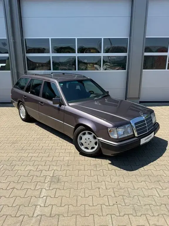 Gebraucht Mercedes E230 132 PS (97 kW) 1989 Grau Kombi