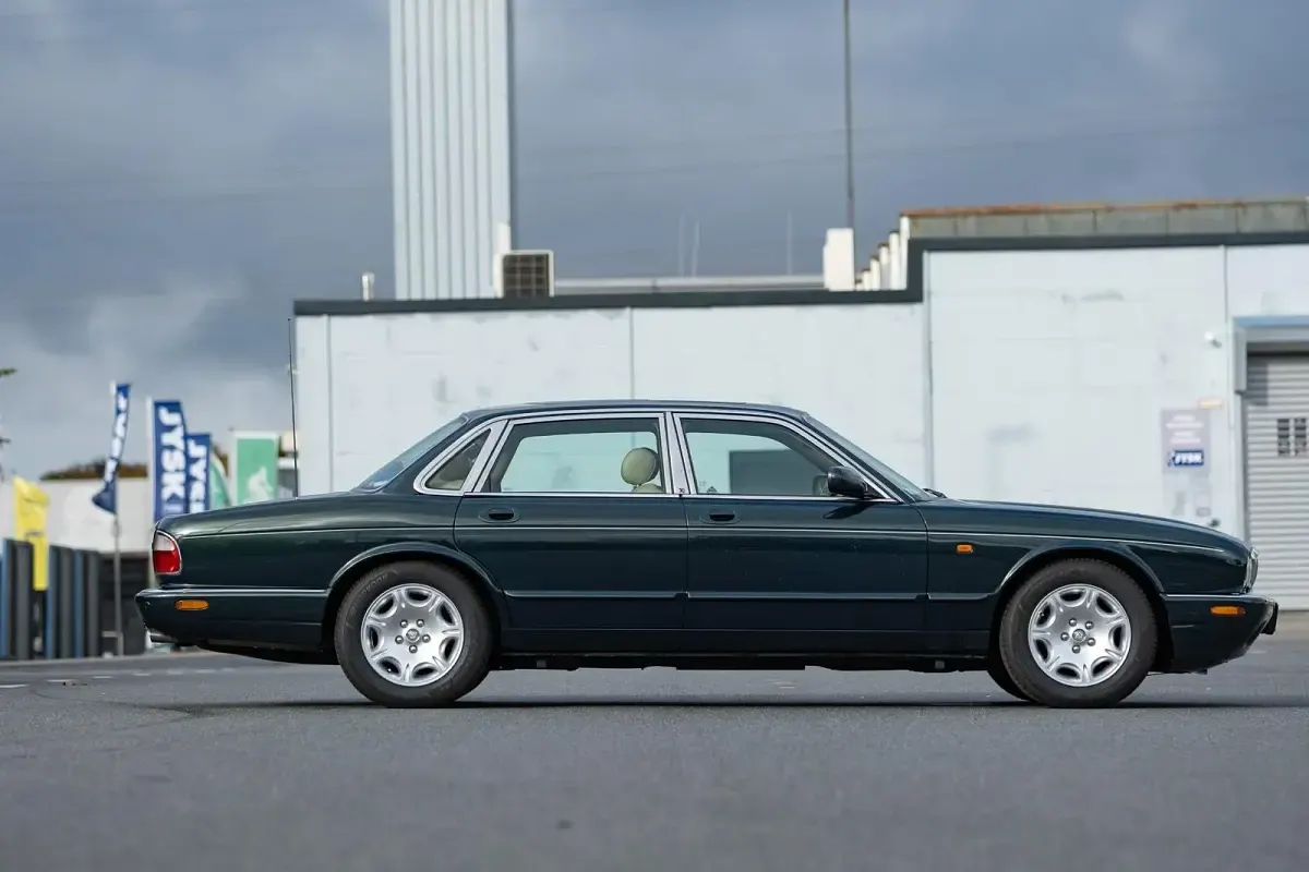 Gebraucht Jaguar XJ8 Sovereign 284 PS (208 kW) 2001 Grün Limousine