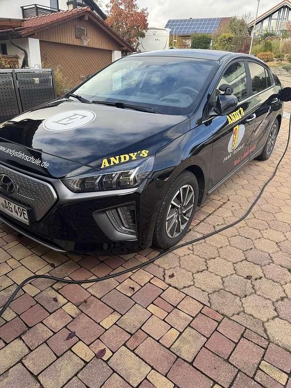 Gebraucht Hyundai Ioniq Prime 100 kW (136 PS) 2023 Schwarz Kleinwagen