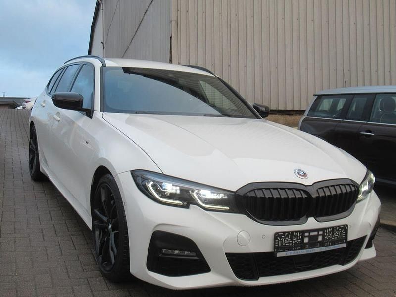 Gebraucht BMW 330 M Sport 286 PS (210 kW) 2022 Weiß Limousine