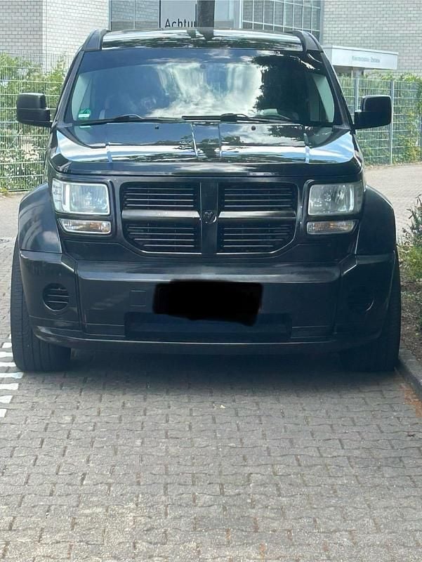 Używany Dodge Nitro 170 KM (125 kW) 2007 Czarny SUV