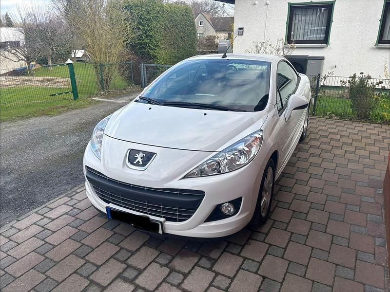 Gebraucht Peugeot 207 CC 120 PS (88 kW) 2014 Weiß Cabrio