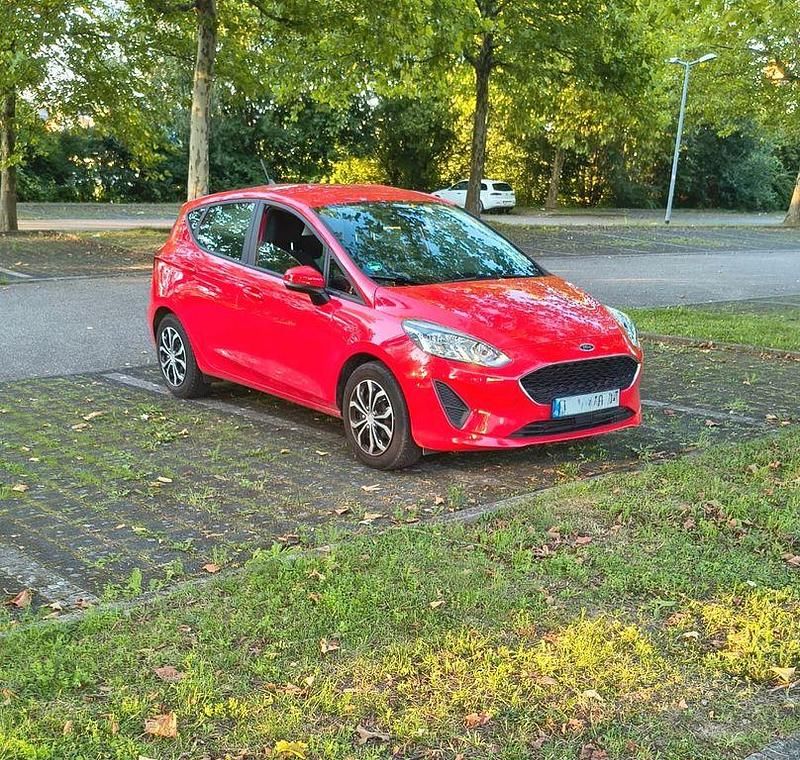 Rot Gebraucht 2021 Ford Fiesta Cool & Connect Kleinwagen | 8.200 € (Superpreis) - Bild 1/4