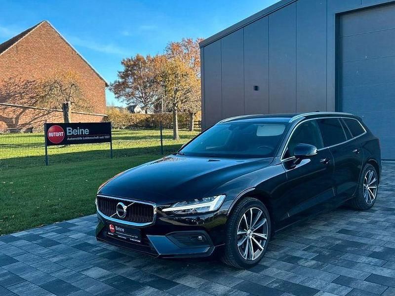 Schwarz Gebraucht 2021 Volvo V60 Momentum Kombi | 25.900 € (Superpreis) - Bild 1/4