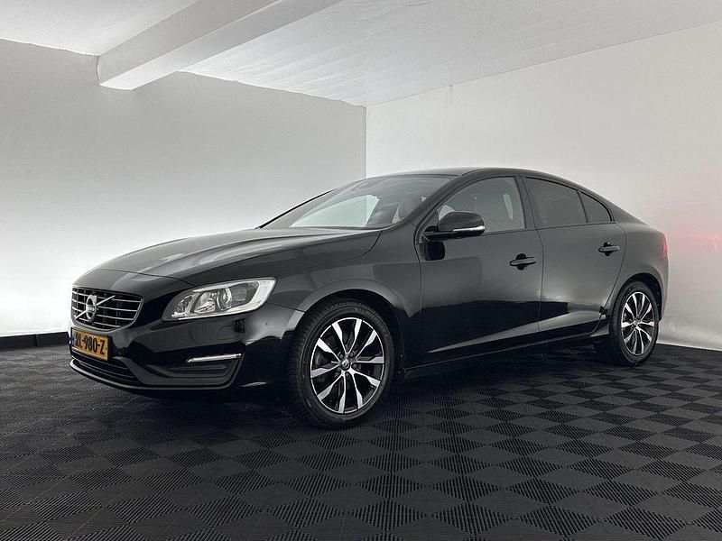 Gebraucht Volvo S60 Dynamic 150 PS (110 kW) 2018 Schwarz Limousine