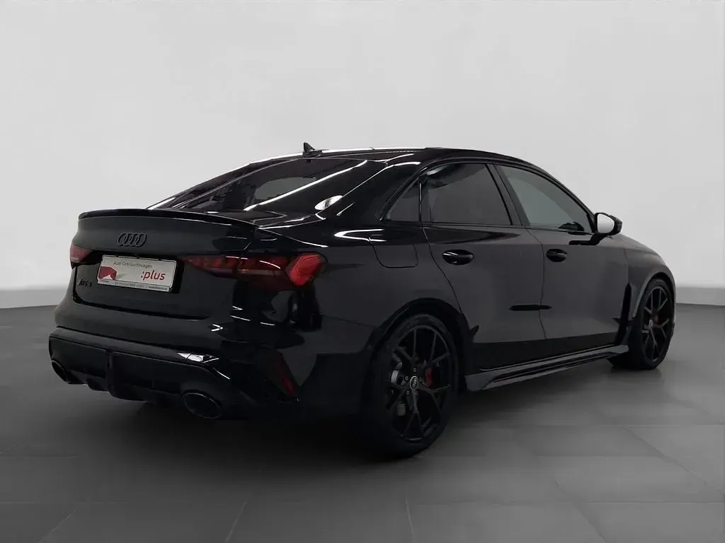 Neu Audi RS3 Premium 400 PS (294 kW) 2026 Mythosschwarz metallic Limousine