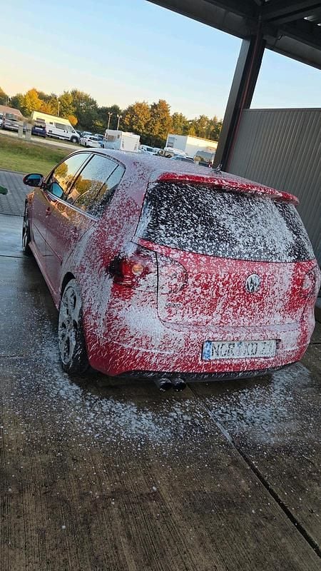 Rot Gebraucht 2006 VW Golf V GTI Kleinwagen | 5.500 € (Fairer Preis) - Bild 1/4