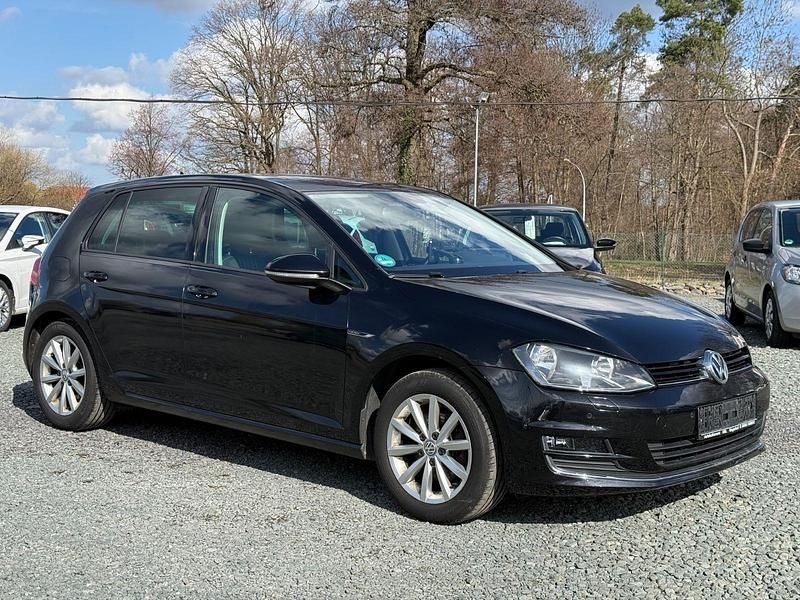 Gebraucht VW Golf VII LOUNGE 110 PS (80 kW) 2015 Schwarz Limousine