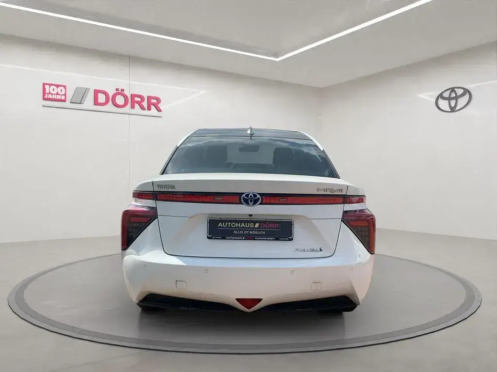 Gebraucht Toyota Mirai 154 PS (113 kW) 2020 Titaniumweiß perleffekt Limousine