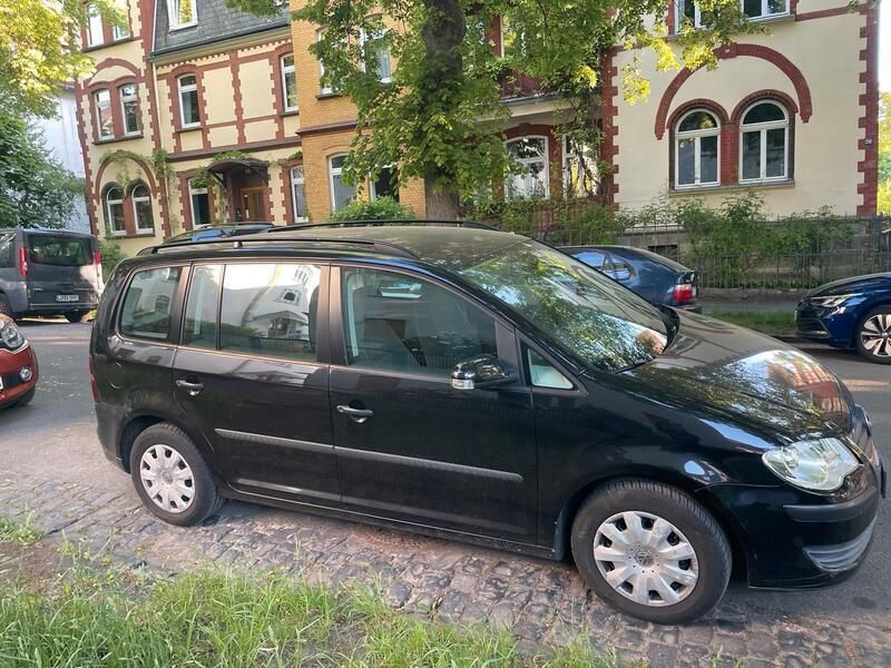 Schwarz Gebraucht 2009 VW Touran Van / Kleinbus | 3.600 € (Fairer Preis) - Bild 1/4