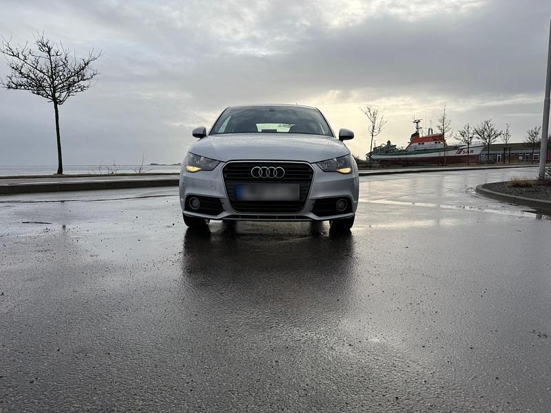 Gebraucht Audi A1 86 PS (63 kW) 2011 Silber Kleinwagen