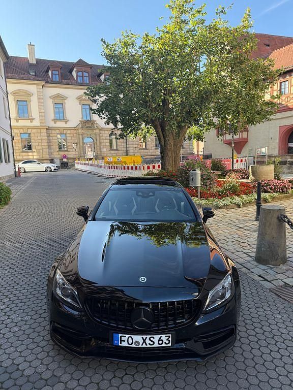 Schwarz Gebraucht 2021 Mercedes C63S AMG AMG Coupé | 74.495 € (Fairer Preis) - Bild 1/4